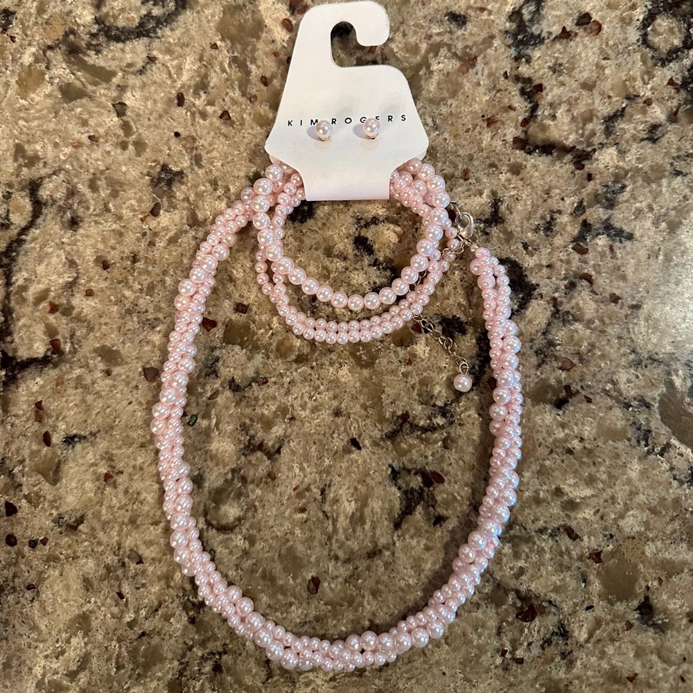 Kim Rogers Faux Pink Pearl Necklace & Matching Pearl Studs.